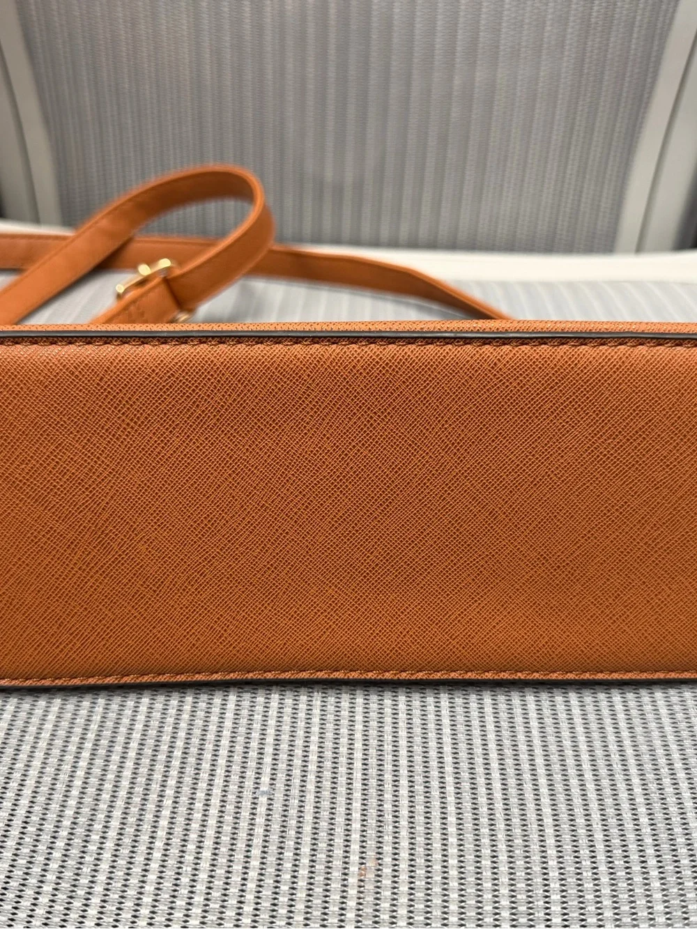 Emil&Paul  Leather Crossbody Bag in Cognac